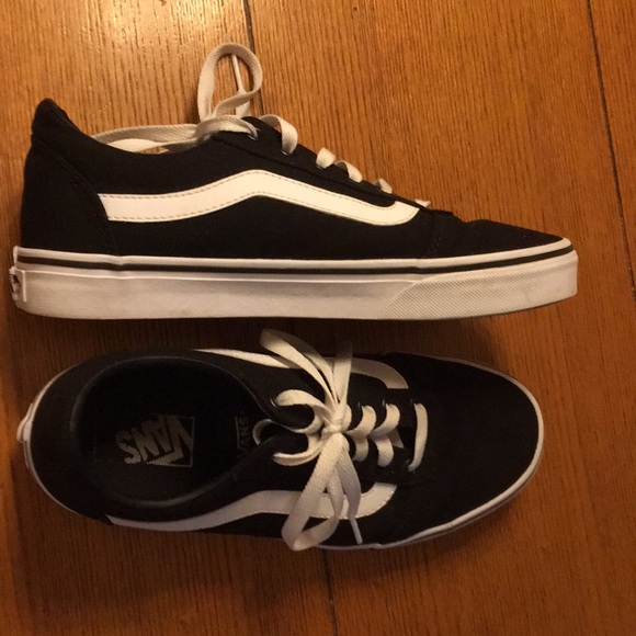Vans - Picture 3 of 4